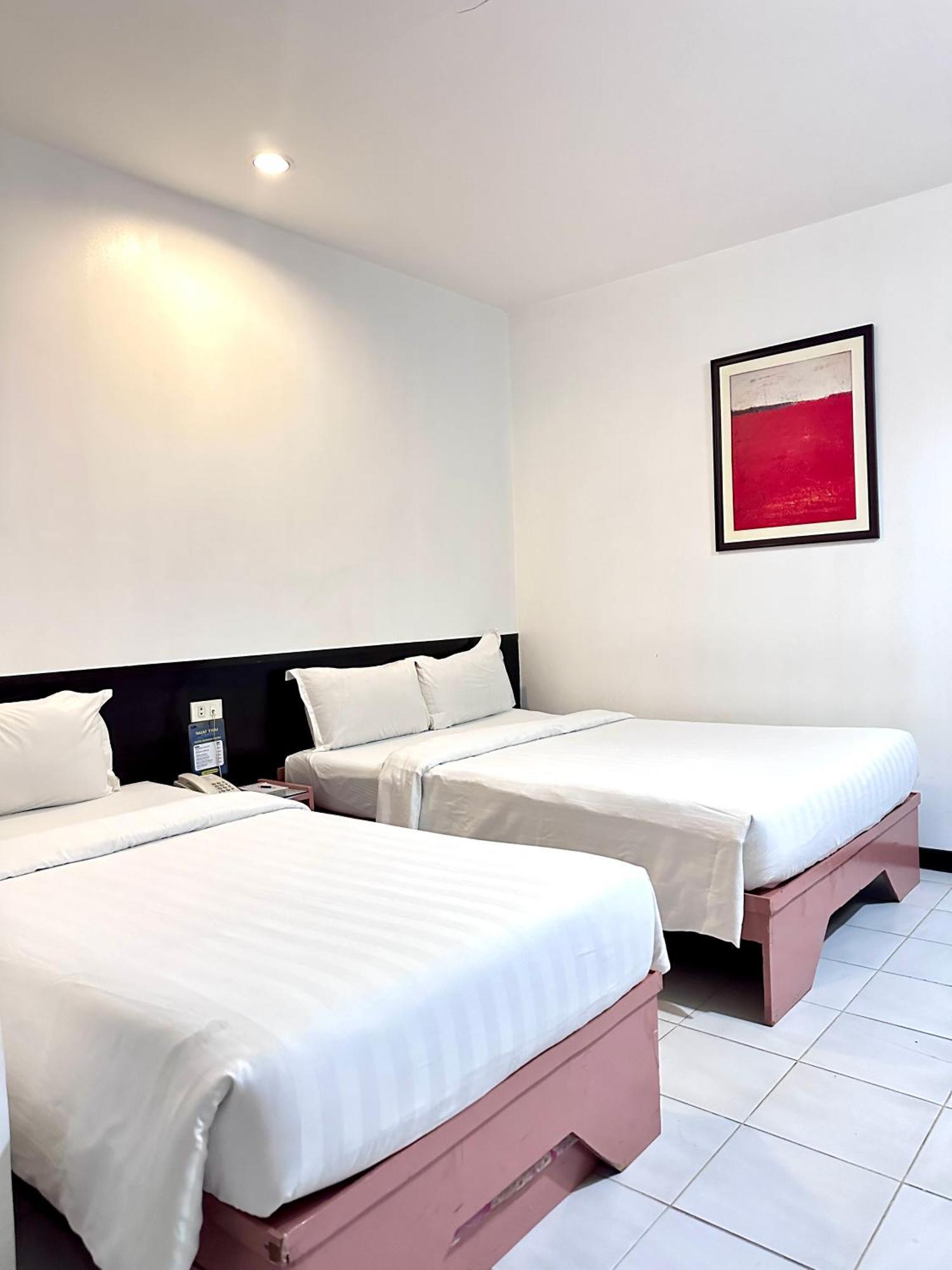 Hotel Pier Cuatro Cebu Exterior photo